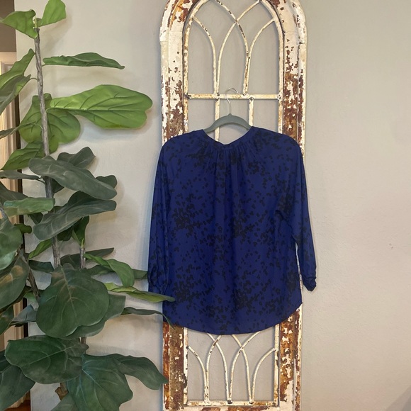 Flowy Work Top - Picture 2 of 2